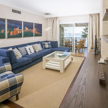 Hb - Comfortable Beachfront Holiday Apartment エステポナ エクステリア 写真
