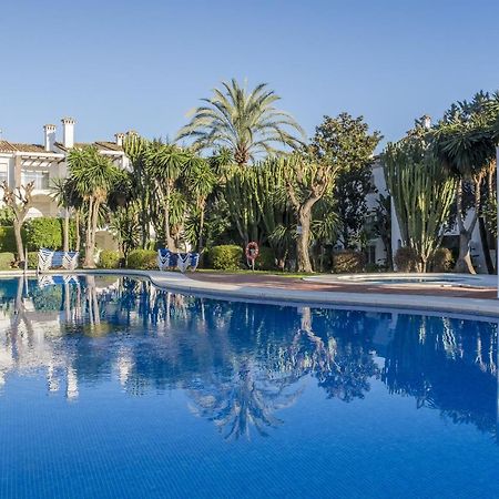 Hb - Comfortable Beachfront Holiday Apartment エステポナ エクステリア 写真