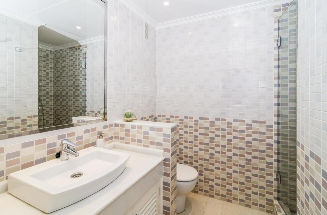 Hb - Comfortable Beachfront Holiday Apartment エステポナ エクステリア 写真