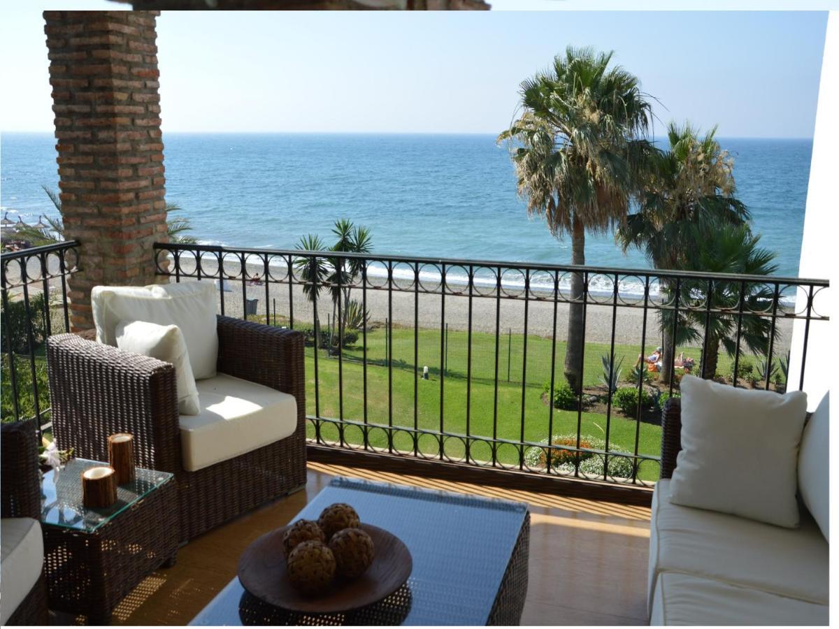 Hb - Comfortable Beachfront Holiday Apartment エステポナ エクステリア 写真